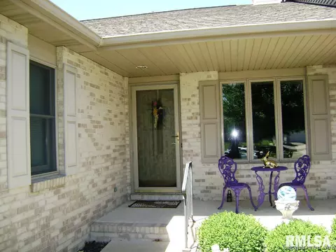 2719 Kitty Hawk Ct, Springfield, IL 62711 photo 2