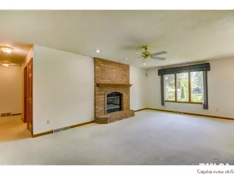 2304 Heather Mill Ct, Springfield, IL 62704 photo 11
