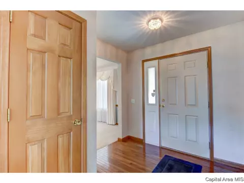 2304 Heather Mill Ct, Springfield, IL 62704 photo 4