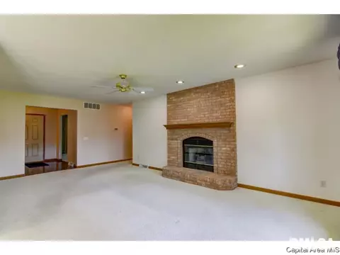 2304 Heather Mill Ct, Springfield, IL 62704 photo 10