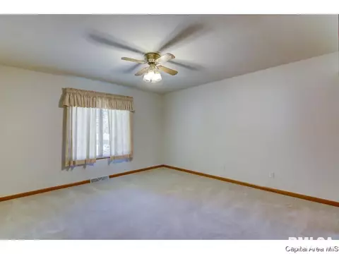 2304 Heather Mill Ct, Springfield, IL 62704 photo 15