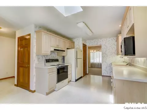 2304 Heather Mill Ct, Springfield, IL 62704 photo 23