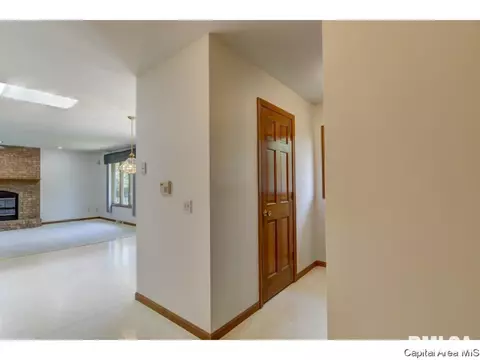 2304 Heather Mill Ct, Springfield, IL 62704 photo 12