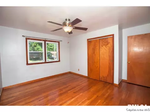 15 Glen Aire Dr, Springfield, IL 62703 photo 11
