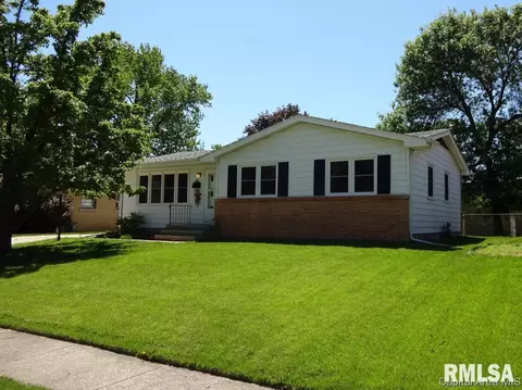 15 Glen Aire Dr, Springfield, IL 62703 photo 1