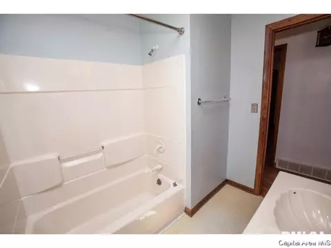 15 Glen Aire Dr, Springfield, IL 62703 photo 19