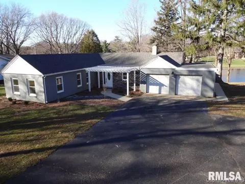 1928 W Lake Shore Dr, Springfield, IL 62712 photo 1