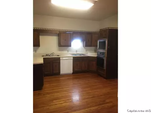 911 N 6th St, Springfield, IL 62702 photo 8