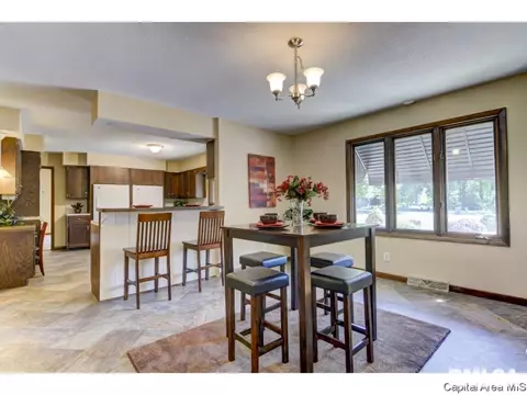 1 Columbine Ln, Springfield, IL 62712 photo 7