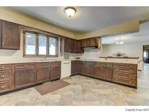 1 Columbine Ln, Springfield, IL 62712 photo 3