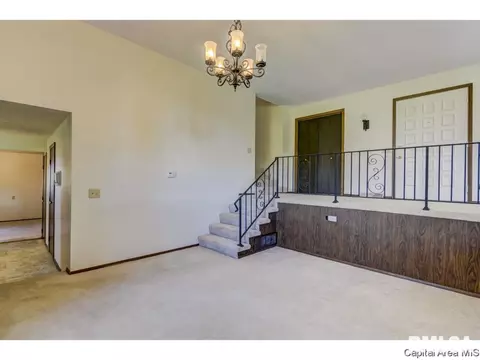 36 Rainbow Rd, Springfield, IL 62712 photo 3