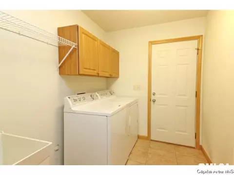 2402 Knoxville, Springfield, IL 62711 photo 11