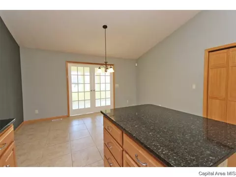 2402 Knoxville, Springfield, IL 62711 photo 10