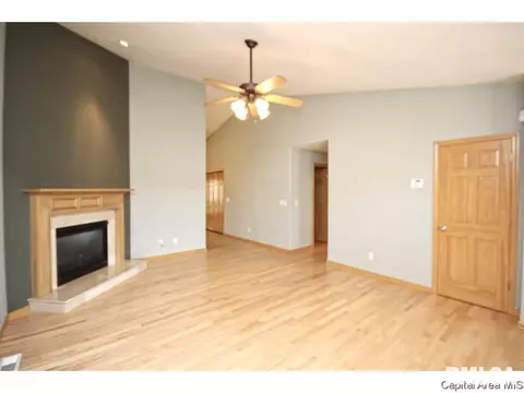 2402 Knoxville, Springfield, IL 62711 photo 6