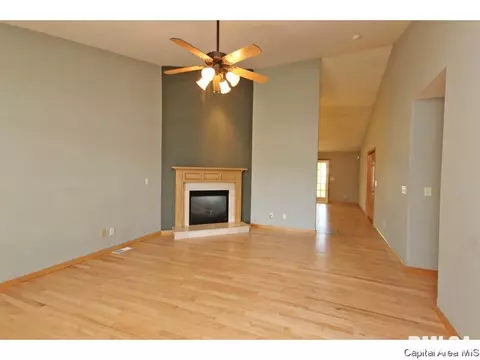 2402 Knoxville, Springfield, IL 62711 photo 4