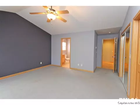 2402 Knoxville, Springfield, IL 62711 photo 14