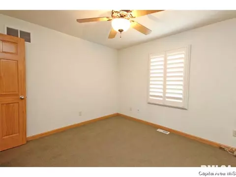 2402 Knoxville, Springfield, IL 62711 photo 25