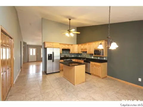 2402 Knoxville, Springfield, IL 62711 photo 8