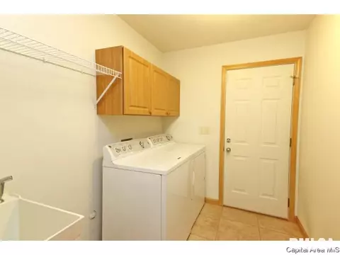 2402 Knoxville, Springfield, IL 62711 photo 12