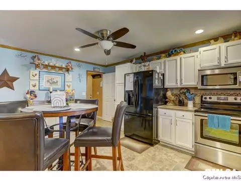 2920 Lakeshire Dr, Springfield, IL 62707 photo 9