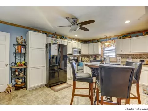 2920 Lakeshire Dr, Springfield, IL 62707 photo 7