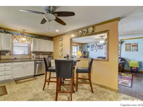 2920 Lakeshire Dr, Springfield, IL 62707 photo 6