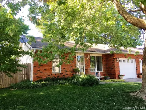 2521 Austin Dr, Springfield, IL 62704 photo 1
