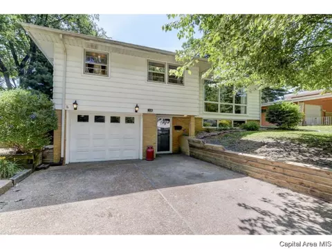 910 Greenview Dr, Springfield, IL 62704 photo 2
