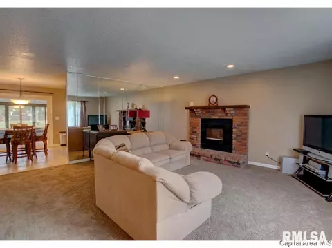 111 Hawkeye Rd, Springfield, IL 62707 photo 6