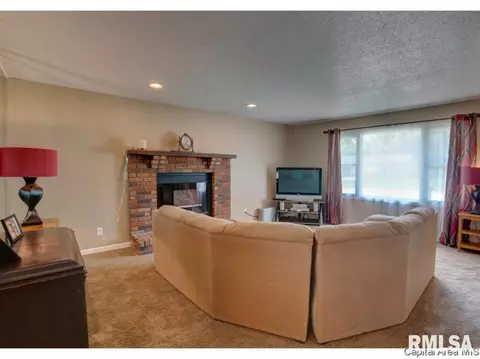 111 Hawkeye Rd, Springfield, IL 62707 photo 3