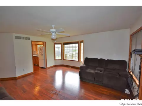 2900 Lakeshire, Springfield, IL 62707 photo 3