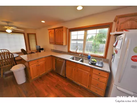 2900 Lakeshire, Springfield, IL 62707 photo 9