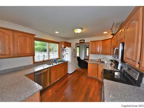 2900 Lakeshire, Springfield, IL 62707 photo 6