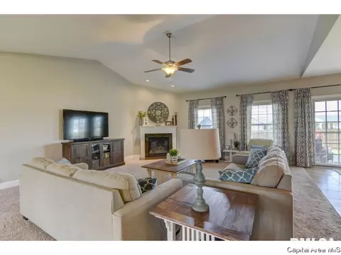 1524 Winston Dr, Springfield, IL 62711 photo 4