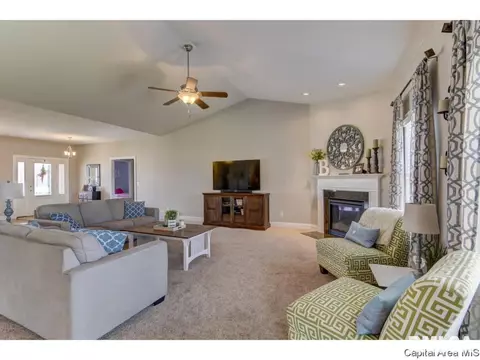 1524 Winston Dr, Springfield, IL 62711 photo 3