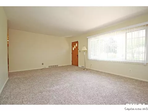 38 Radcliff Rd, Springfield, IL 62703 photo 3