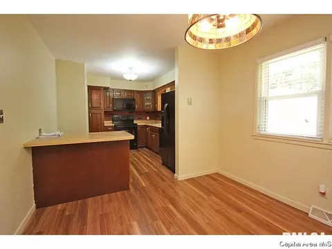 38 Radcliff Rd, Springfield, IL 62703 photo 9
