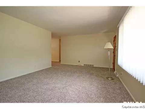 38 Radcliff Rd, Springfield, IL 62703 photo 5