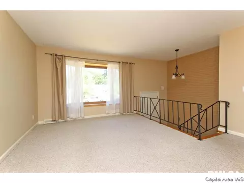 72 Kirkley Ln, Springfield, IL 62704 photo 3