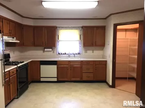 2705 S Chase Dr, Springfield, IL 62704 photo 7