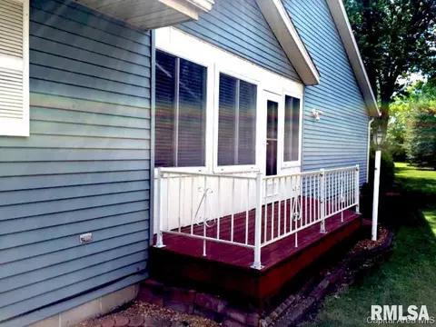 2705 S Chase Dr, Springfield, IL 62704 photo 3