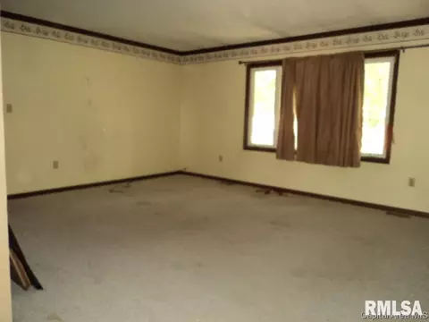 64 Murphy Rd, Bushnell, IL 61422 photo 2