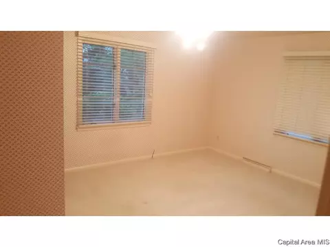 2143 Lindsay Rd, Springfield, IL 62704 photo 10
