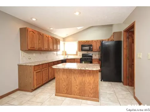 3921 Rocky Falls Rd, Springfield, IL 62711 photo 10