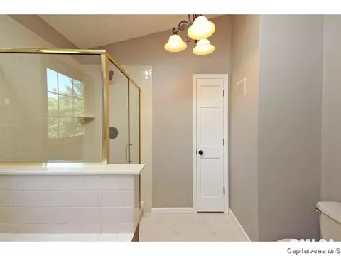 3921 Rocky Falls Rd, Springfield, IL 62711 photo 17