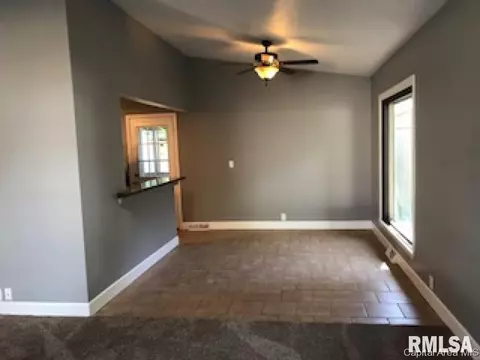 29 Glen Aire Dr, Springfield, IL 62703 photo 6