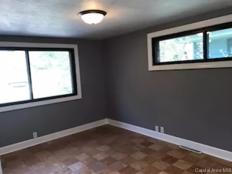 29 Glen Aire Dr, Springfield, IL 62703 photo 9