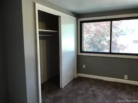 29 Glen Aire Dr, Springfield, IL 62703 photo 10