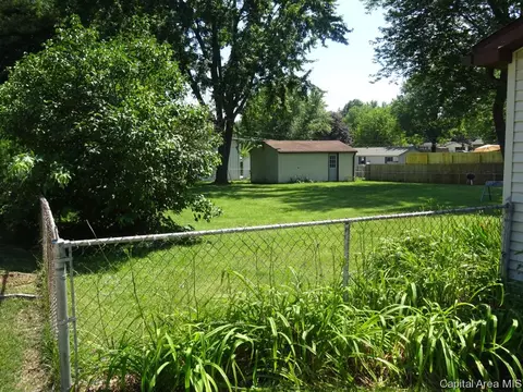 1632 E Walnut St, Chatham, IL 62629 photo 4