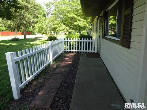1632 E Walnut St, Chatham, IL 62629 photo 7